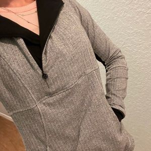 Lululemon 3/4 pullover Grey and Black Sz 10.